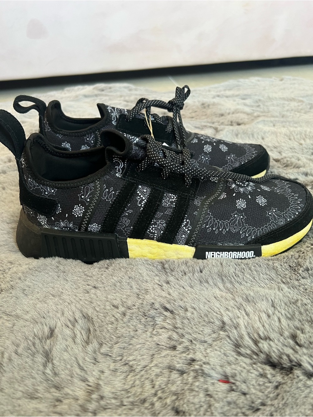Neighborhood x adidas NMD_R1 Black Paisley Bandana NWT 9.5 US Men’s